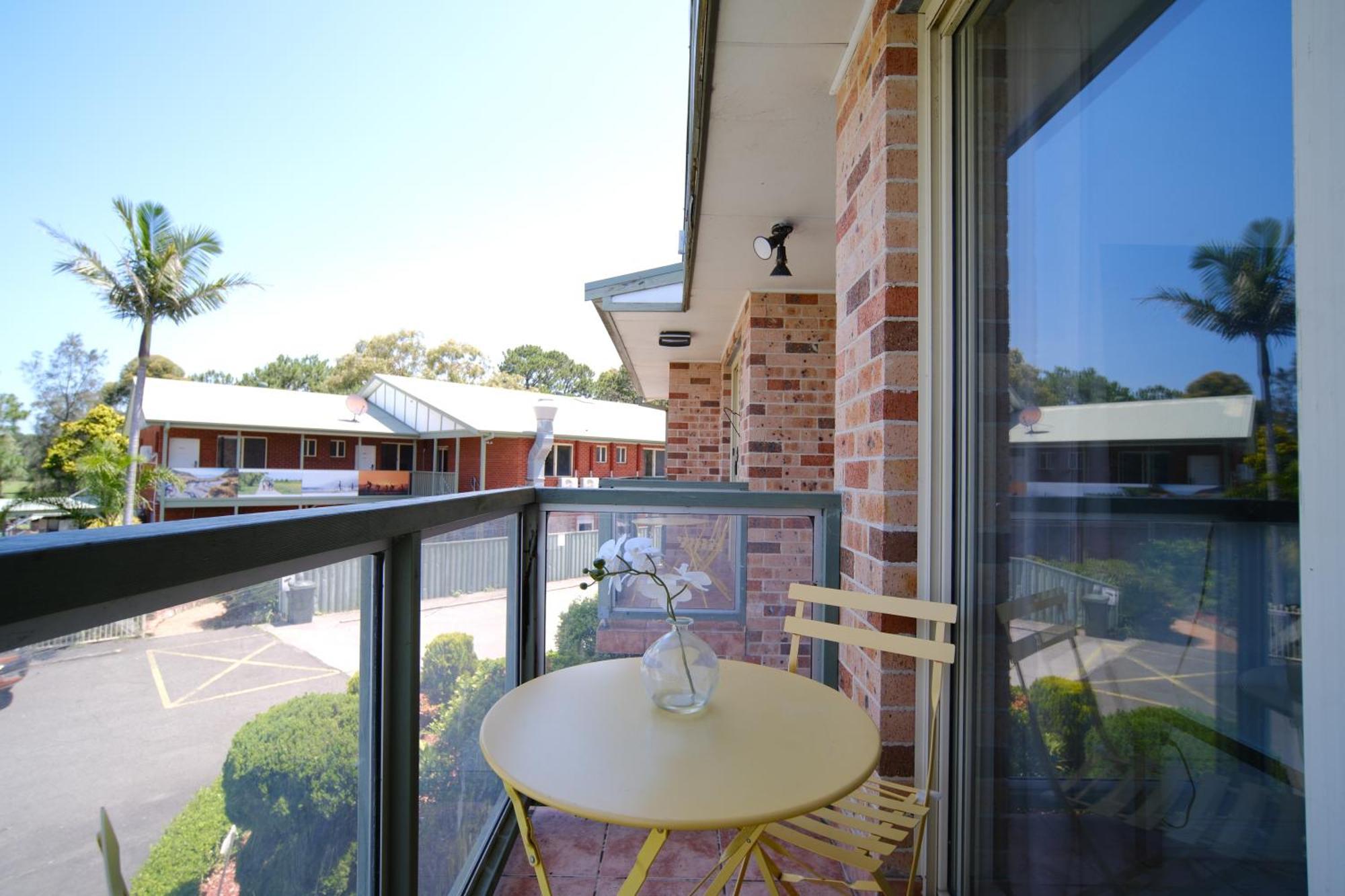 Golf Place Inn Wollongong Primbee Exterior photo