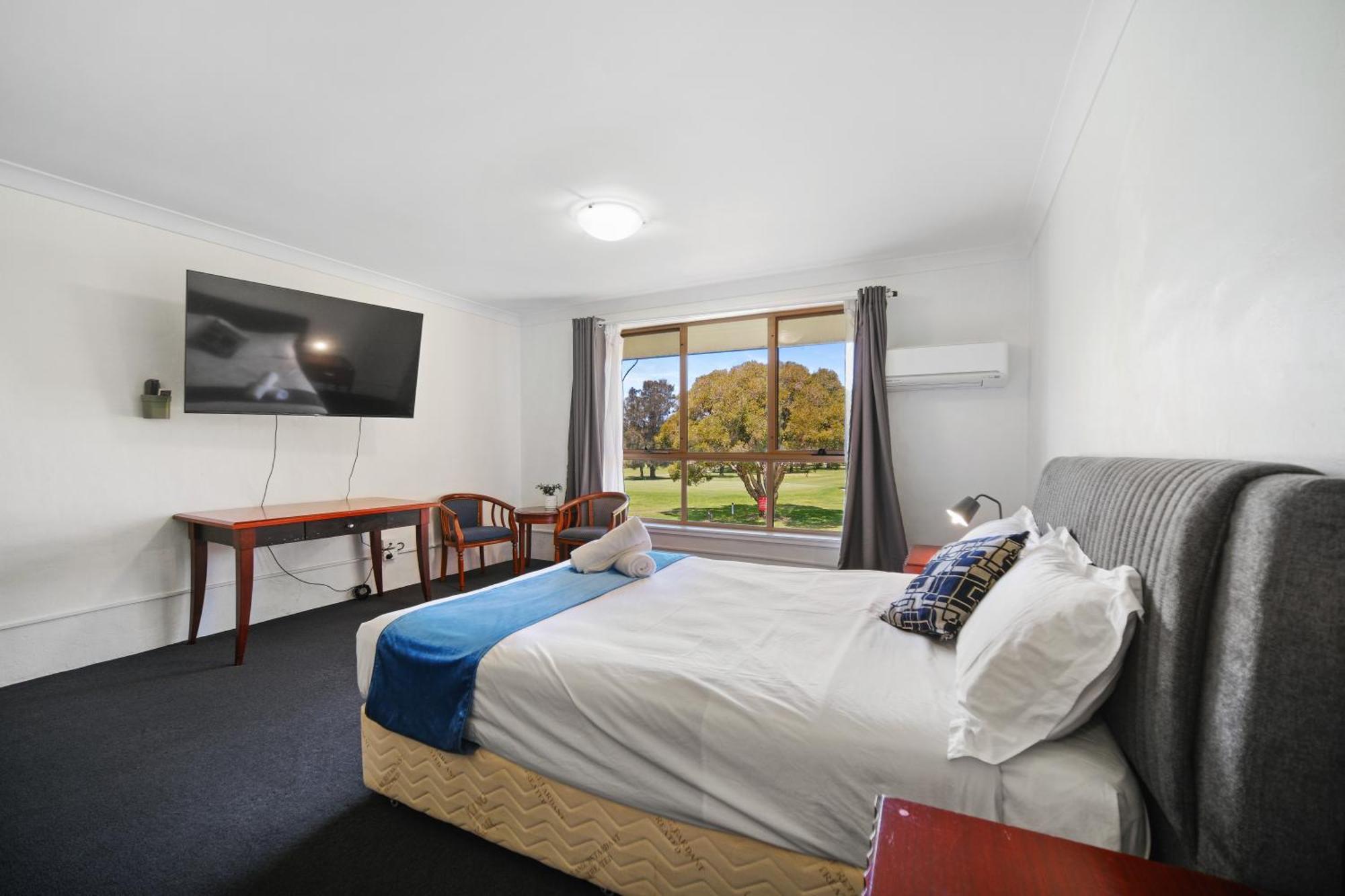Golf Place Inn Wollongong Primbee Exterior photo